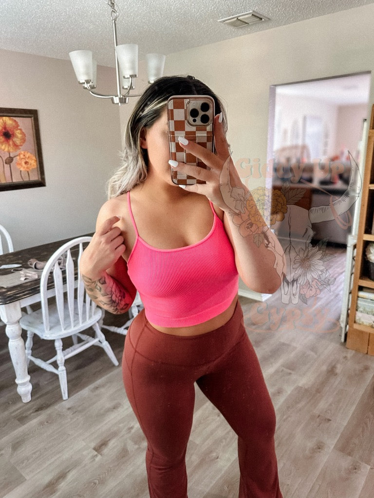 RIBBED SEAMLESS CROP CAMI'S (1 L/XL MOCHA LEFT)